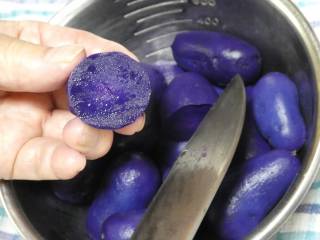 紫ジャガイモ｜尾道、道の駅にて